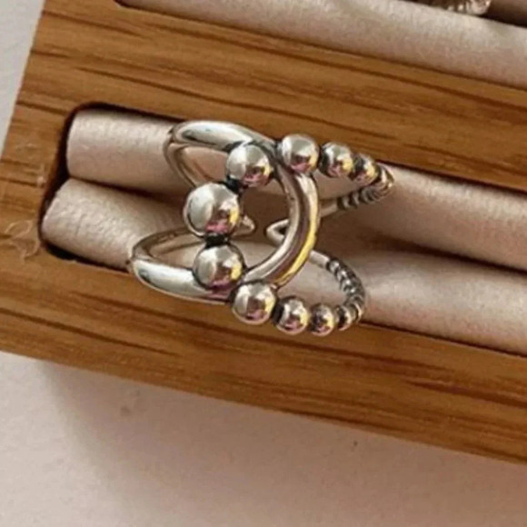 Minimalist 925 Sterling Silver Twist Geometric Ring - Picture 4 of 6